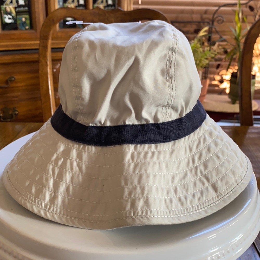 Baby Gap hat